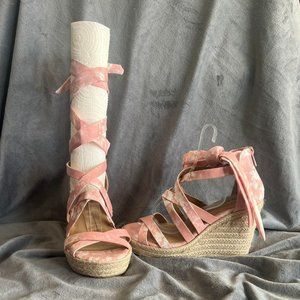 Torrid Blush Tie Dye Wrap Wedges - Size 7